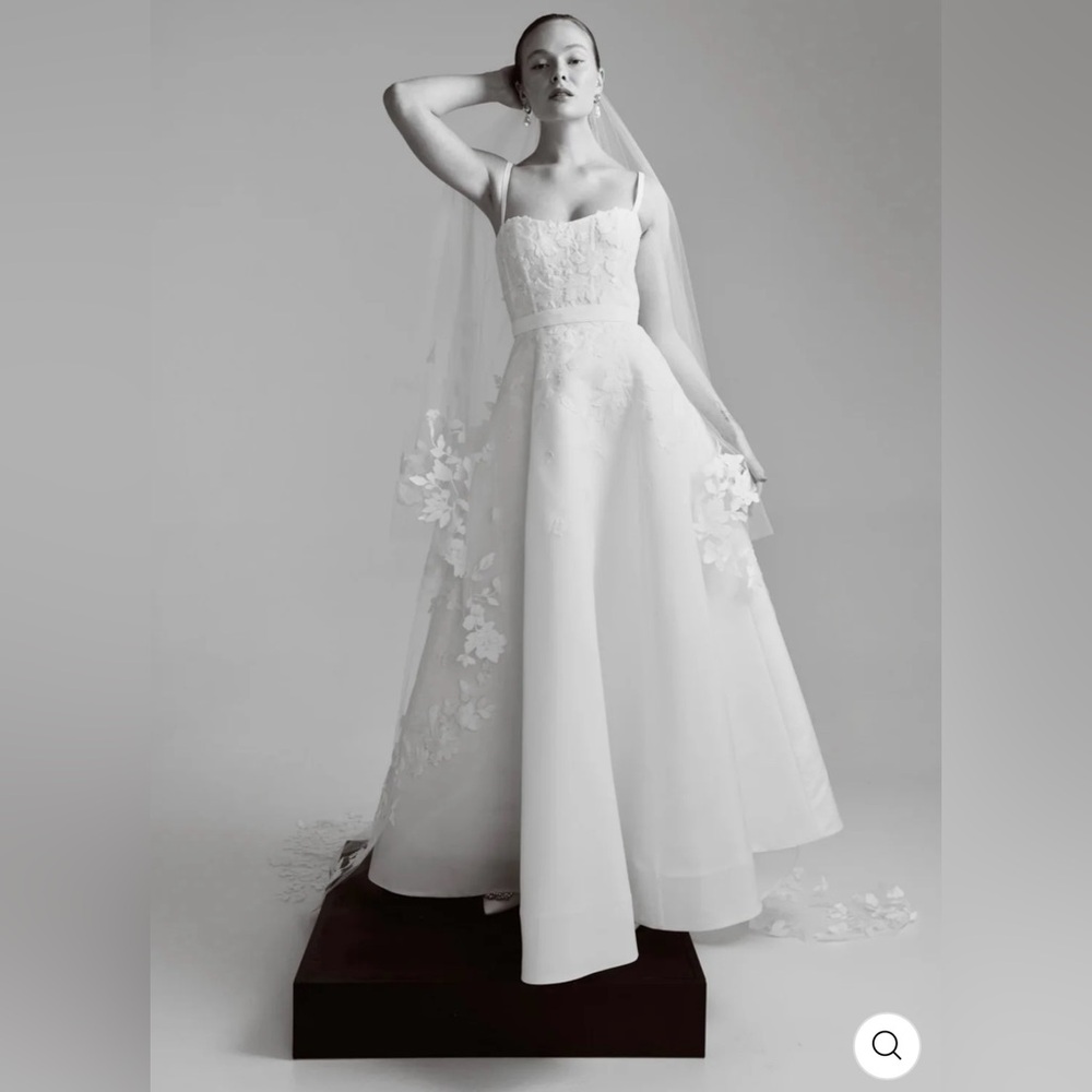 House of Renhue “Grace” Wedding Dress
